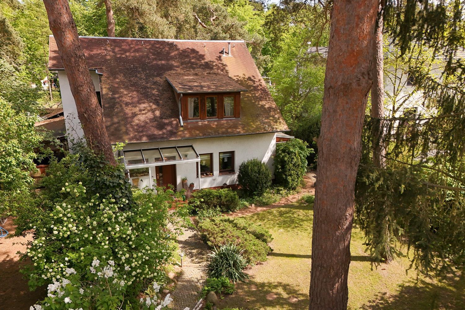 EINFAMILIENHAUS in Michendorf - Generationen- oder Einfamilienhaus mit romantischem Waldgarten