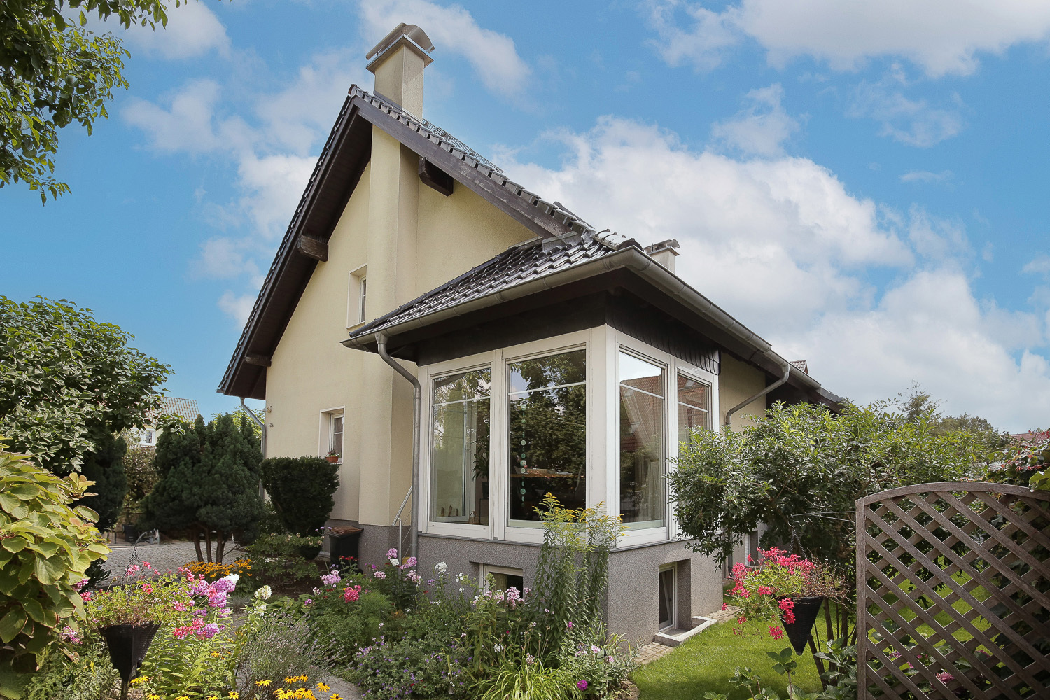 EINFAMILIENHAUS in Potsdam - Attraktive Doppelhaushälfte in ruhiger und grüner Lage in Potsdam